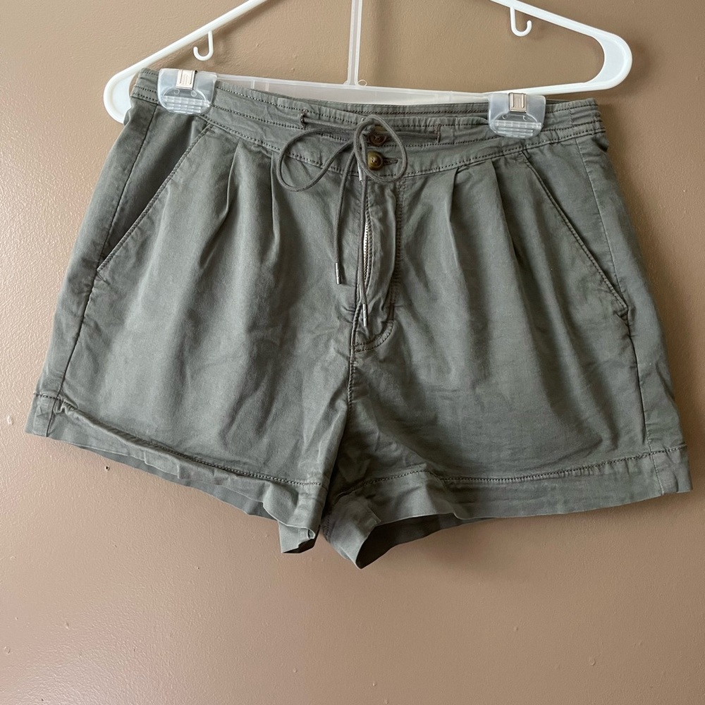American Eagle Short Cargo Shorts